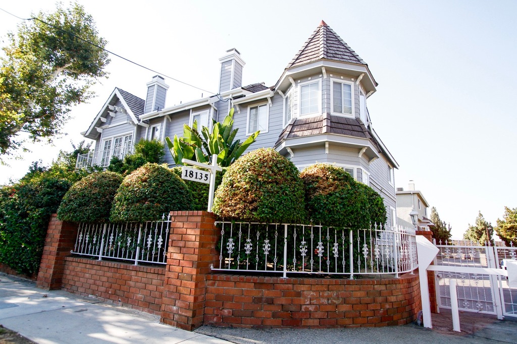 Tarzana Condos For Sale